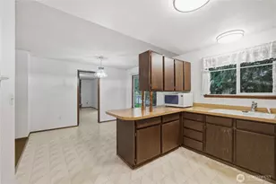 14055 SE 202nd St, Kent, WA 98042 - Photo 9