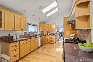 4538 Somerset Dr SE, Bellevue, WA 98006 - Photo 9