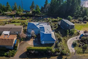 81 Seamount Dr, Brinnon, WA 98320 - Photo 3