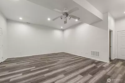 2718 S Star Lake Road, Federal Way, WA 98003 - Photo 5