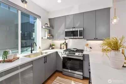 4521 Sunnyside Avenue N #A, Seattle, WA 98103 - Photo 9