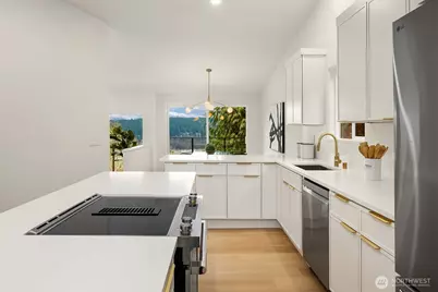 14214 Westwood Place NE, Seattle, WA 98125 - Photo 13