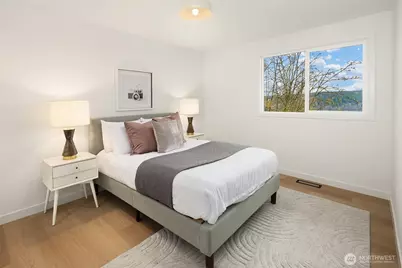 14214 Westwood Place NE, Seattle, WA 98125 - Photo 19