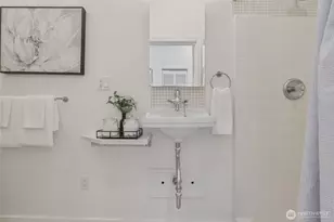 9209 20th Ave NE, Seattle, WA 98115 - Photo 25