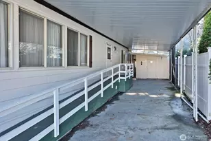 225 NE Ernst St, Oak Harbor, WA 98277 - Photo 33