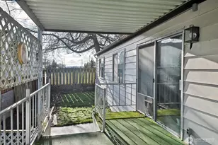 225 NE Ernst St, Oak Harbor, WA 98277 - Photo 3