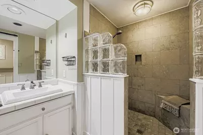 17012 SE 40th Court, Bellevue, WA 98008 - Photo 19