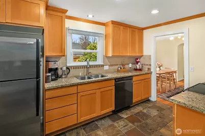 240 Janet Ave N, North Bend, WA 98045 - Photo 9