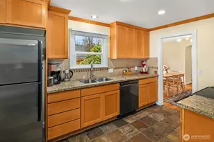 240 Janet Ave N, North Bend, WA 98045 - Photo 9