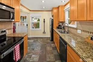 240 Janet Ave N, North Bend, WA 98045 - Photo 11