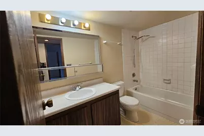 4737 W Lake Sammamish Pkwy SE #A208, Issaquah, WA 98027 - Photo 3