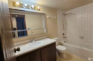 4737 W Lake Sammamish Pkwy SE, Issaquah, WA 98027 - Photo 3