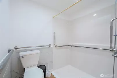 15520 30th Avenue NE, Shoreline, WA 98155 - Photo 17