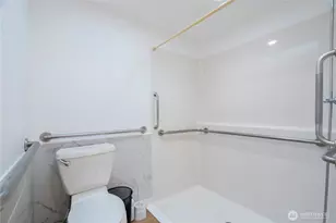 15520 30th Ave NE, Shoreline, WA 98155 - Photo 17