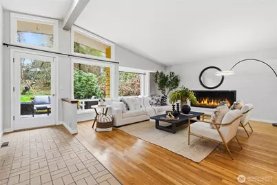 2431 Evergreen Point Rd, Medina, WA 98039 - Photo 17