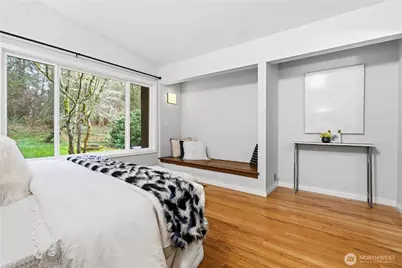 2431 Evergreen Point Rd, Medina, WA 98039 - Photo 29