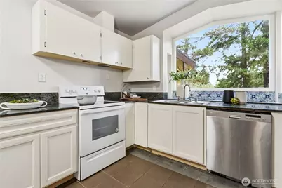 2431 Evergreen Point Rd, Medina, WA 98039 - Photo 13