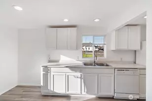 107 E Section St, Mount Vernon, WA 98273 - Photo 9