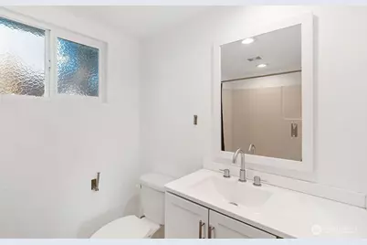 107 E Section Street, Mount Vernon, WA 98273 - Photo 13