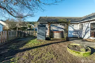 2209 25th St, Anacortes, WA 98221 - Photo 25