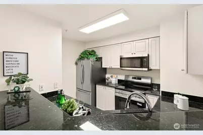 18501 SE Newport Way #H237, Issaquah, WA 98027 - Photo 9