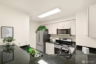 18501 SE Newport Way, Issaquah, WA 98027 - Photo 9