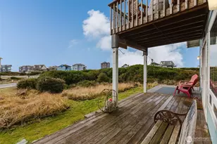 1272 Cutlass Ct, Ocean Shores, WA 98569 - Photo 7