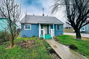 712 S 10th St, Sunnyside, WA 98944 - Photo 1