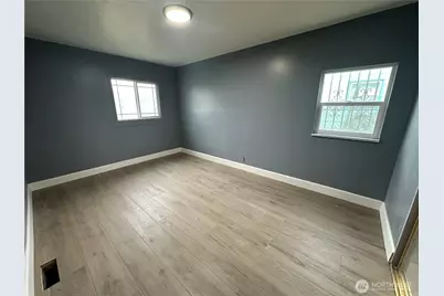 712 S 10th Street, Sunnyside, WA 98944 - Photo 3