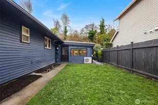 1403 SW Thistle St, Seattle, WA 98106 - Photo 25