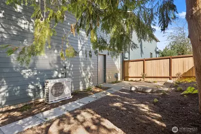 2349 NE 127th Street #B, Seattle, WA 98125 - Photo 27