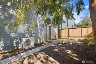 2349 NE 127th St, Seattle, WA 98125 - Photo 27