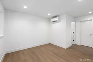 2349 NE 127th St, Seattle, WA 98125 - Photo 15