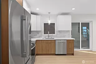 2349 NE 127th St, Seattle, WA 98125 - Photo 9