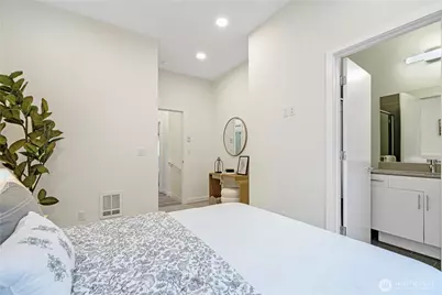 12526 15th Avenue NE #B, Seattle, WA 98125 - Photo 15