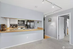 275 W Roy St, Seattle, WA 98119 - Photo 9
