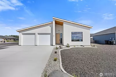 501 S Sand Dune Road, Moses Lake, WA 98837 - Photo 1