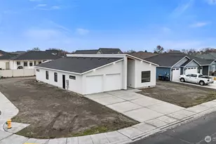 501 S Sand Dune Rd, Moses Lake, WA 98837 - Photo 1