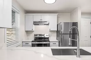 1302 Chestnut St, Everett, WA 98201 - Photo 1