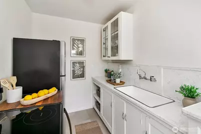 220 W Olympic Place #308, Seattle, WA 98119 - Photo 9