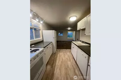 903 Howard Street, Raymond, WA 98577 - Photo 5