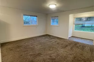 903 Howard St, Raymond, WA 98577 - Photo 3