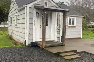 903 Howard St, Raymond, WA 98577 - Photo 1