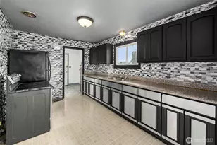 177 S 72nd St, Tacoma, WA 98408 - Photo 3