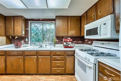 3915 NE Hyak Way, Bremerton, WA 98311 - Photo 9