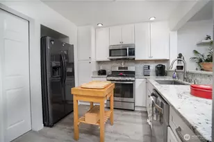 1971 S 368th Pl, Federal Way, WA 98003 - Photo 11