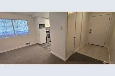 13821 SE Allen Road, Bellevue, WA 98006 - Photo 9