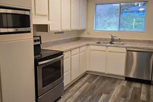 13821 SE Allen Rd., Bellevue, WA 98006 - Photo 15