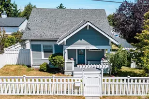 1506 12th St, Anacortes, WA 98221 - Photo 3