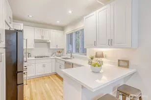 608 Bellevue Way SE, Bellevue, WA 98004 - Photo 11